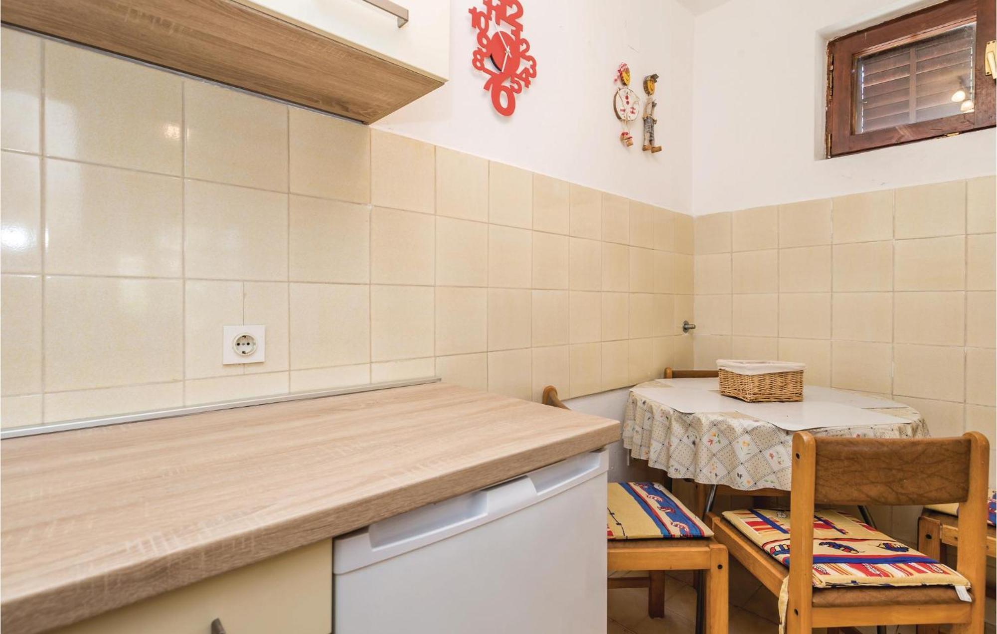 Stunning Apartment In Barbat-Rab With Wifi Barbat na Rabu Extérieur photo