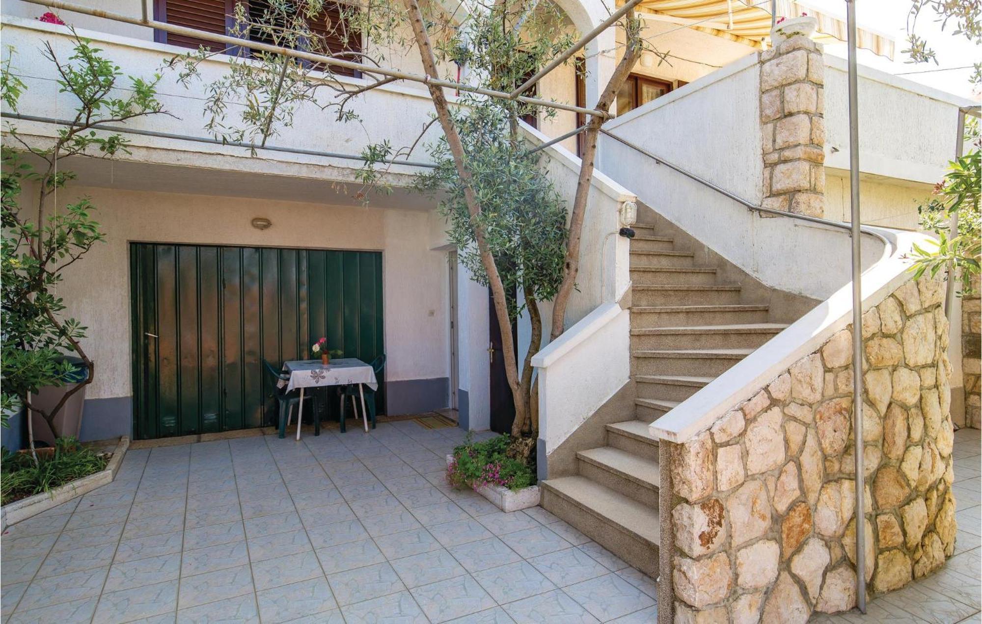 Stunning Apartment In Barbat-Rab With Wifi Barbat na Rabu Extérieur photo